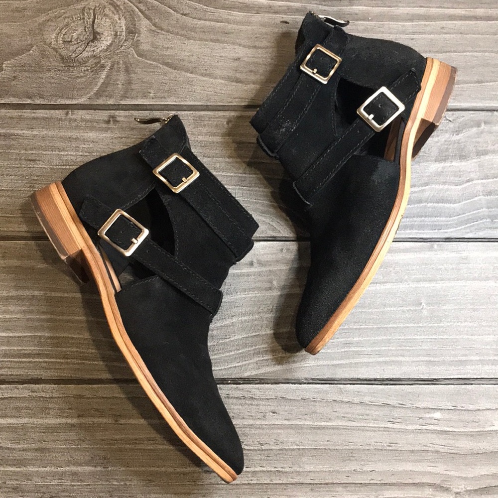 Black Distressed Pointy Toe Open Sides Booties - Picture 2 of 5